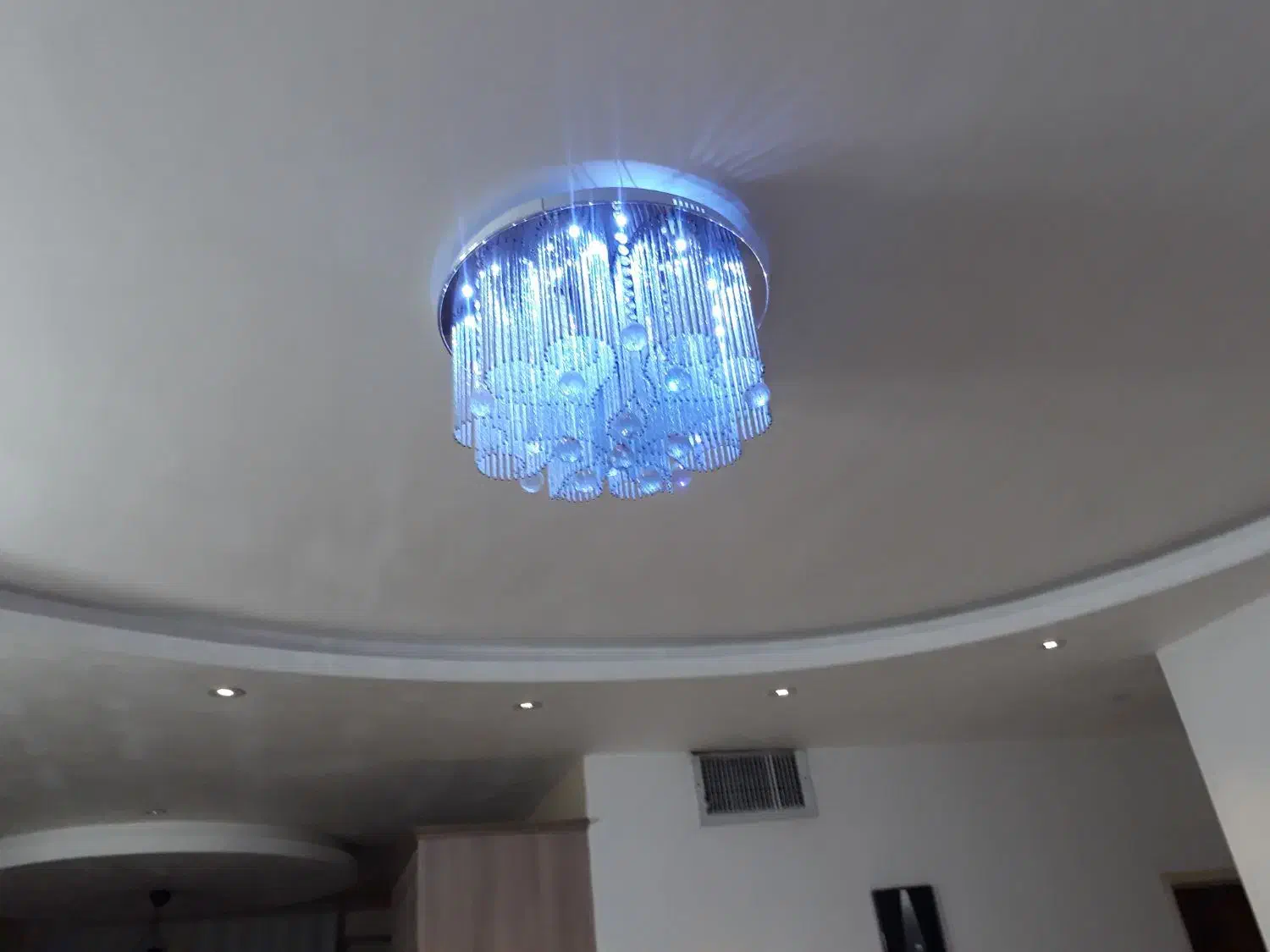 لوستر سقفی|لوستر و چراغ آویز|رباط‌کریم, رباط‌کریم|دیوار