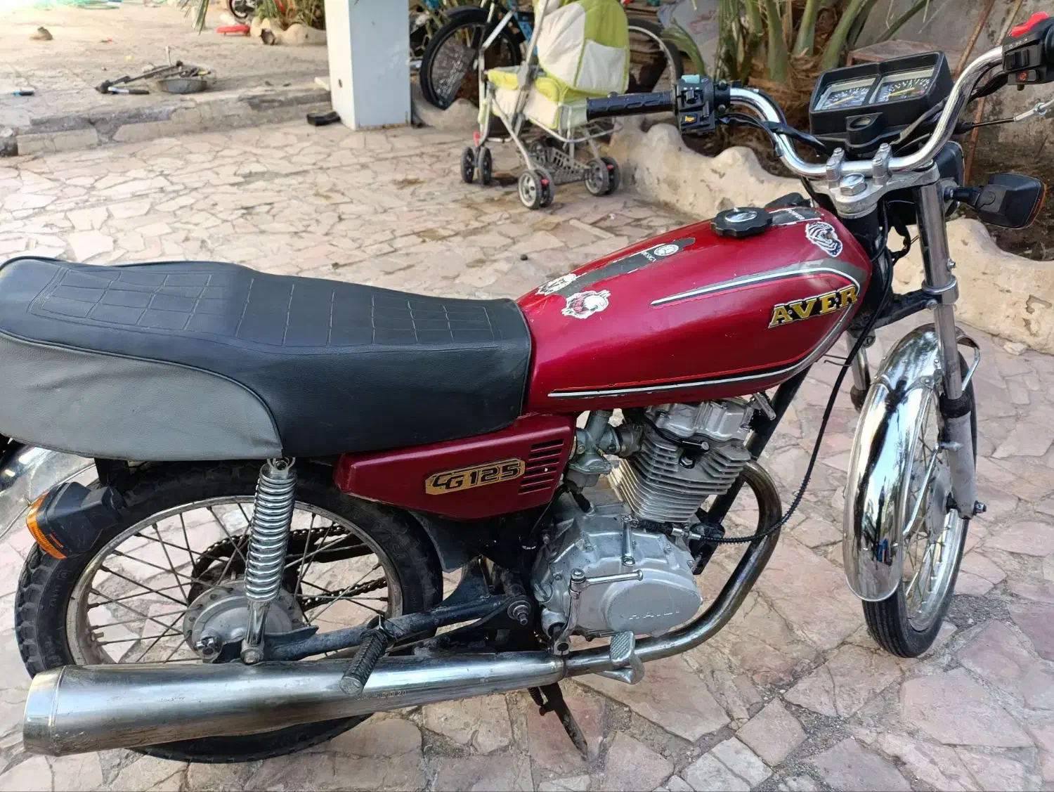 موتور|موتورسیکلت|بم, |دیوار