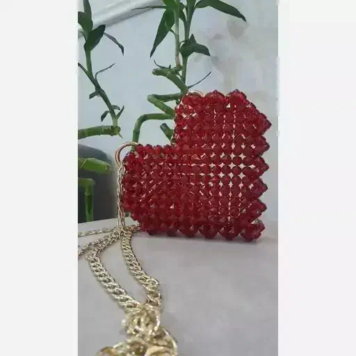 کیف مرواریدی یلدایی|کیف، کفش، کمربند|نیشابور, بزرگمهر|دیوار