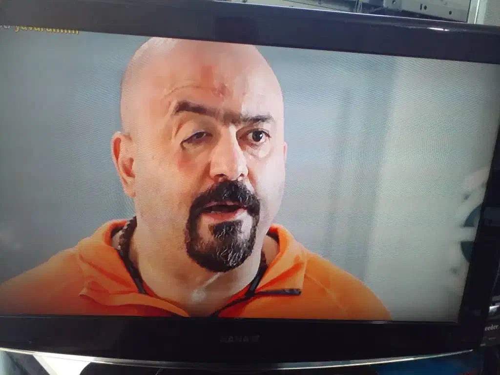 ال ی دی ۳۲ صنام وال سی دی ۴۲ ایکس ویژن|تلویزیون و پروژکتور|هشتگرد, هشتگرد قدیم|دیوار