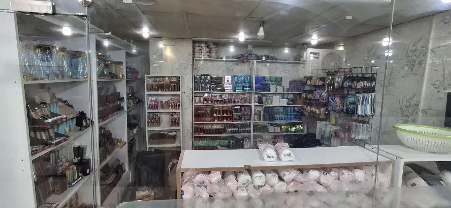 مغازه اجاره ای  ۱۲ متری|اجارهٔ مغازه و غرفه|کرج, گلشهر|دیوار