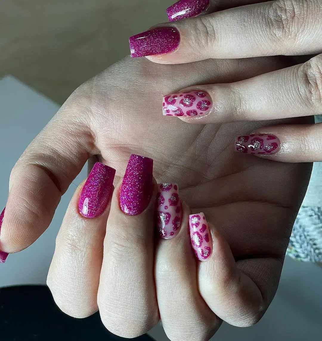 کاشت ناخن وآموزش حرفه ای ناخن،کراتین واحیاصافی مو|خدمات آرایشگری و زیبایی|خرم‌آباد, |دیوار