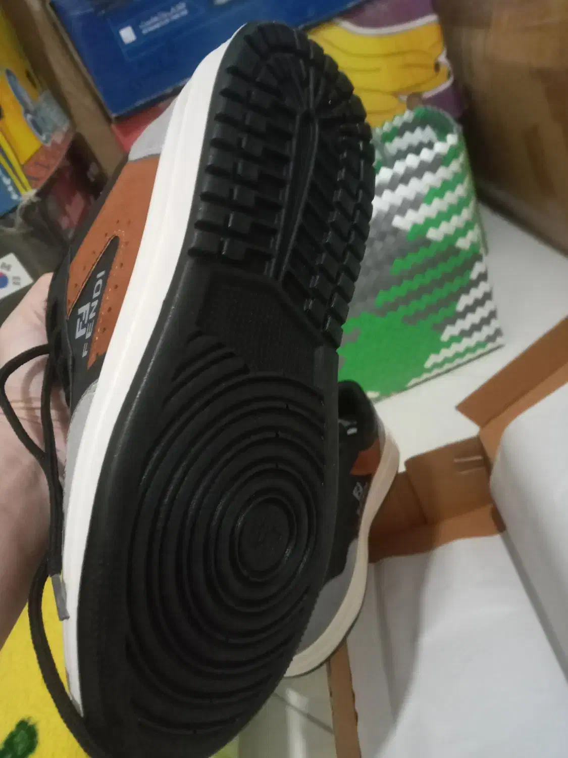 کفش محکم پیاده روی|کیف، کفش، کمربند|ری, دولتآباد|دیوار