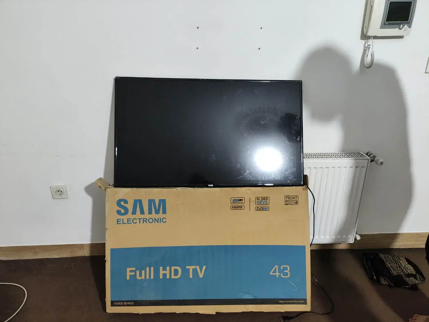 تلویزیون ۴۳ سام|تلویزیون و پروژکتور|سنندج, |دیوار