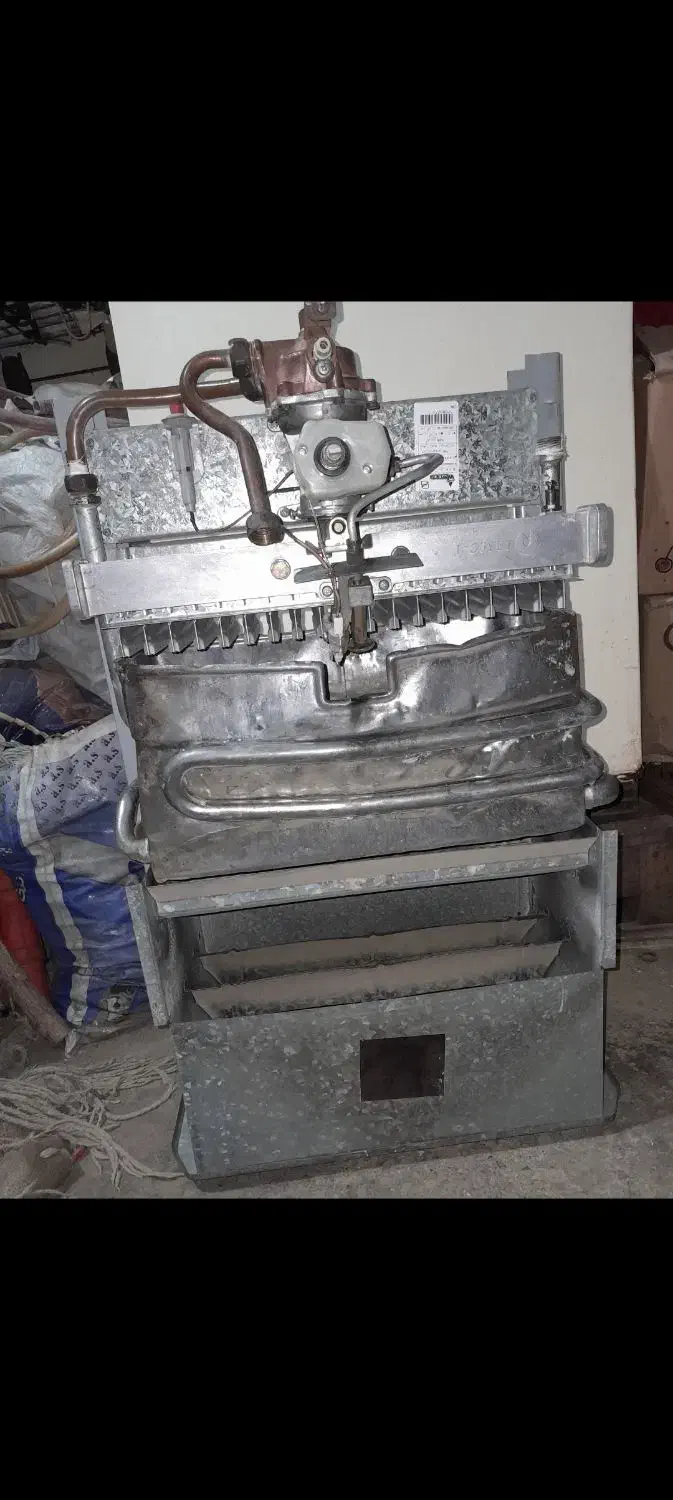 فردش ابگرمکن دیواری بوتان سالم|آبگرمکن، پکیج، شوفاژ|گنبد کاووس, |دیوار