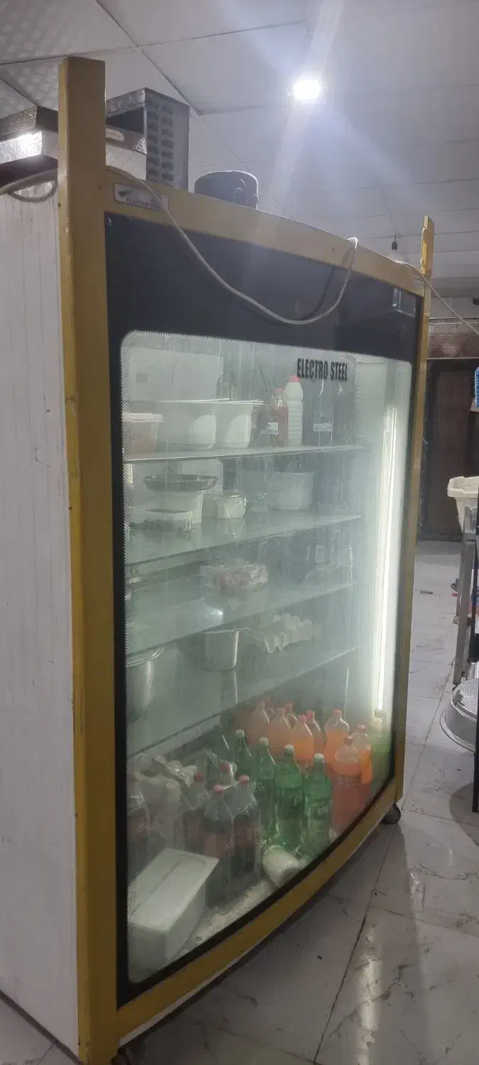 یخچال ۴ درب و تاپینگ و کباب پزو گاز شعله صنعتی|کافی‌شاپ و رستوران|مهریز, |دیوار