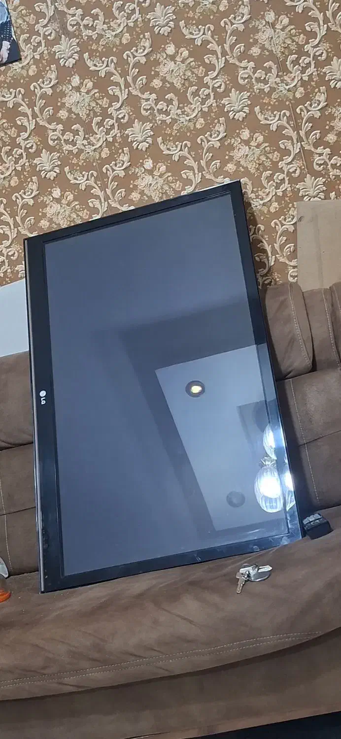 تلویزیون الجی ۴۳ اینج|تلویزیون و پروژکتور|اندیشه, اندیشه فاز ۱|دیوار