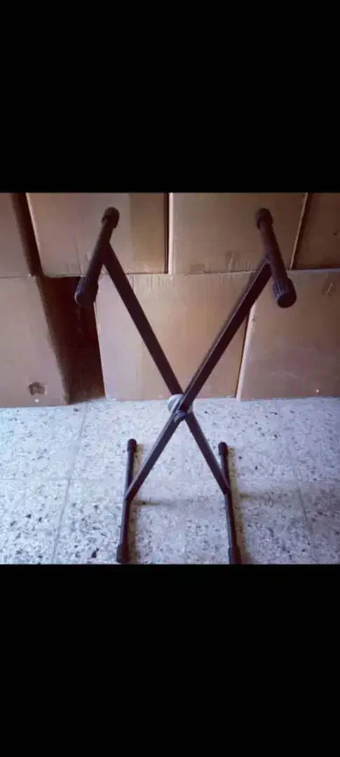 سه پایه باند وارگ|آلات موسیقی|ملایر, |دیوار