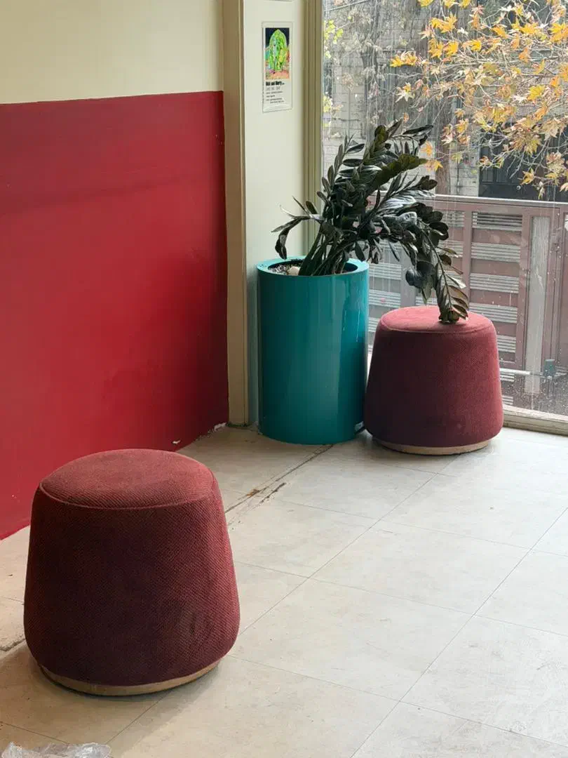 ۲ عدد پاف و گلدان ها و اینه به فروش میرسد|فروشگاه و مغازه|تهران, دریا|دیوار