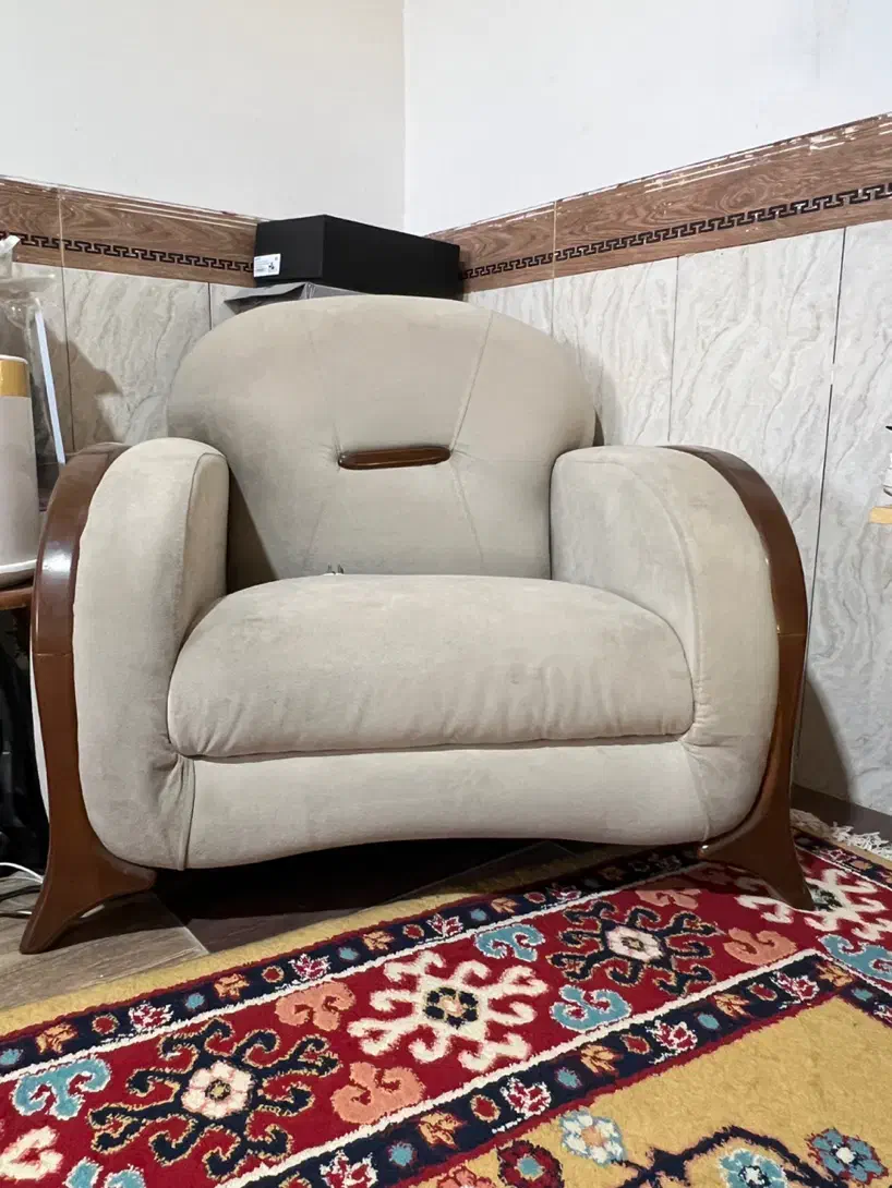 مبل ۴نفره|مبلمان خانگی و میز عسلی|بردسیر, |دیوار