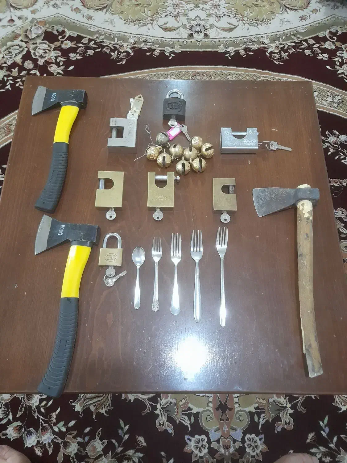 سنگین ترین و محکم ترین  چنگال های قدیمی|کلکسیون اشیاء عتیقه|برازجان, |دیوار