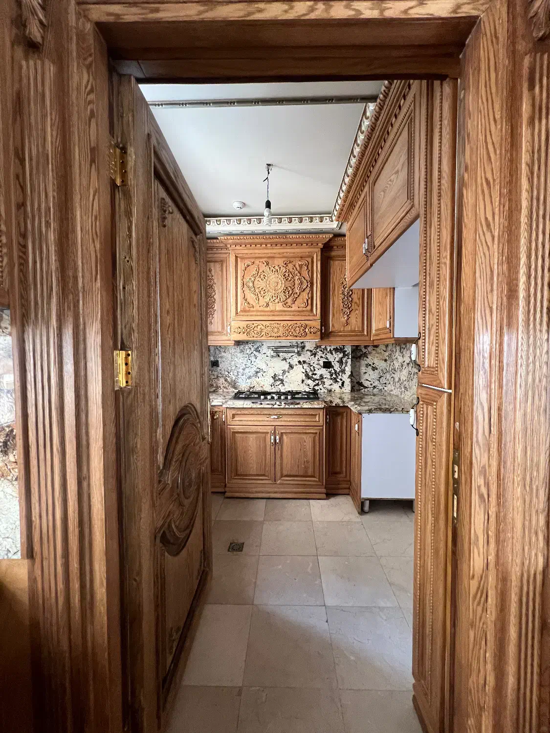 اپارتمان۳۳۰متر۴خواب نیاوران۱۵۰متر حیاط اختصاصی