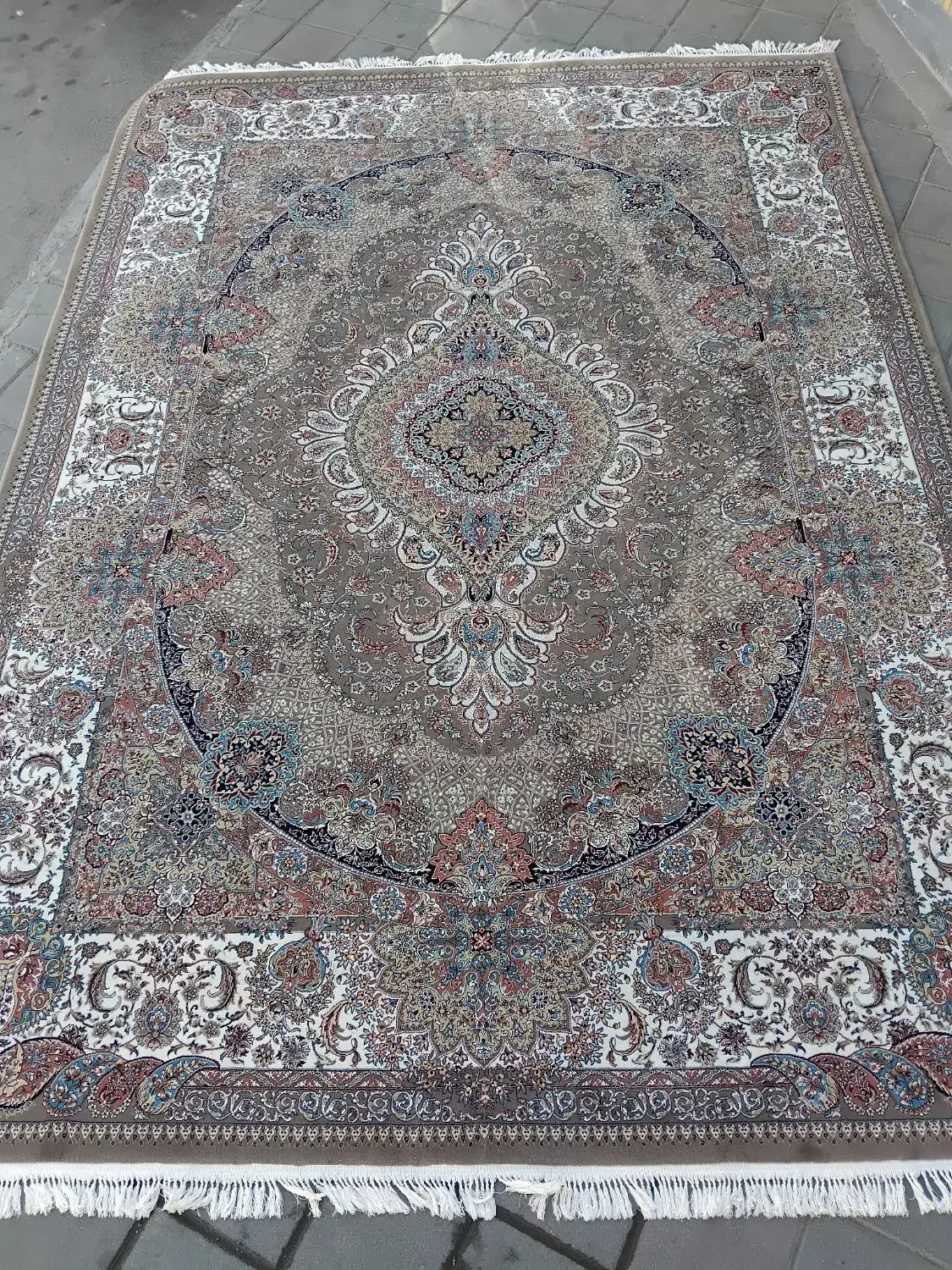 فرش های دست دوم موجود میباشد|فرش|ساوه, |دیوار