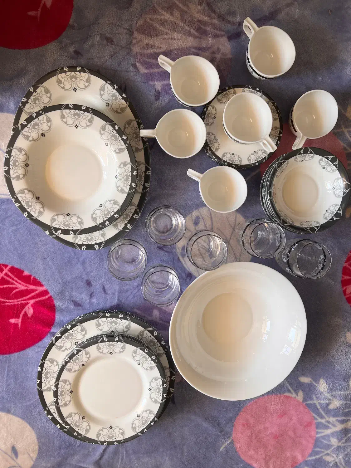 سرویس آرکوپال شش نفره|ظروف سرو و پذیرایی|اصفهان, فرودگاه|دیوار