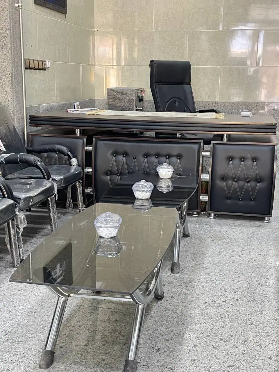 کل وسایل نمایشگاه خودرو|دفتر کار|پیرانشهر, |دیوار
