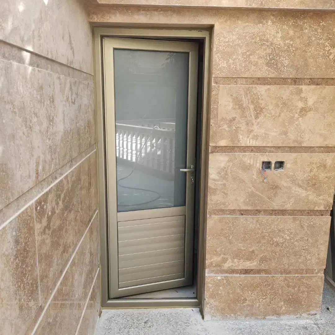 تولید و تعمیر درب پنجره دوجداه upvc شیشه شکسته|خدمات پیشه و مهارت|شیراز, ستارخان|دیوار