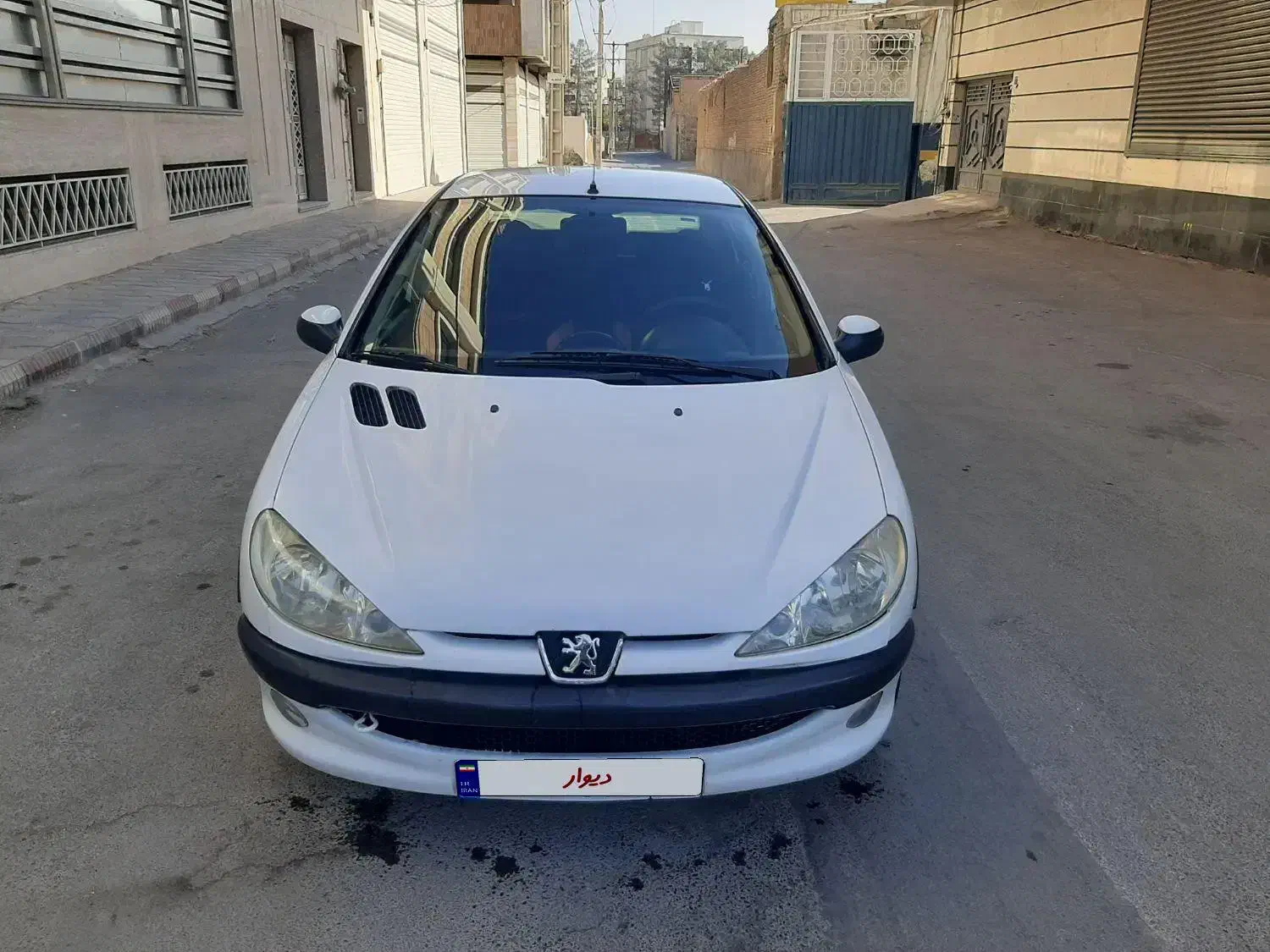 پژو ۲۰۶ صندوقدار v8دریچه سیمی|خودرو سواری و وانت|اصفهان, شهرک صنعتی امیرکبیر (شاپور جدید)|دیوار