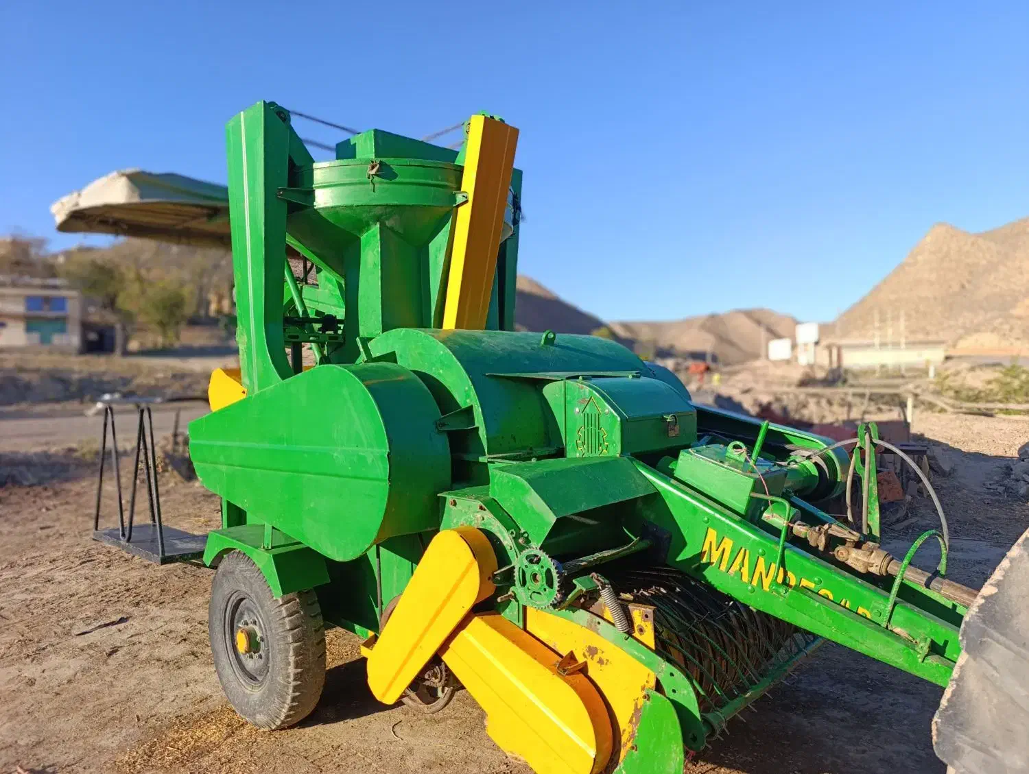 کاهکوب|ماشین‌آلات صنعتی|گلی داغ, |دیوار