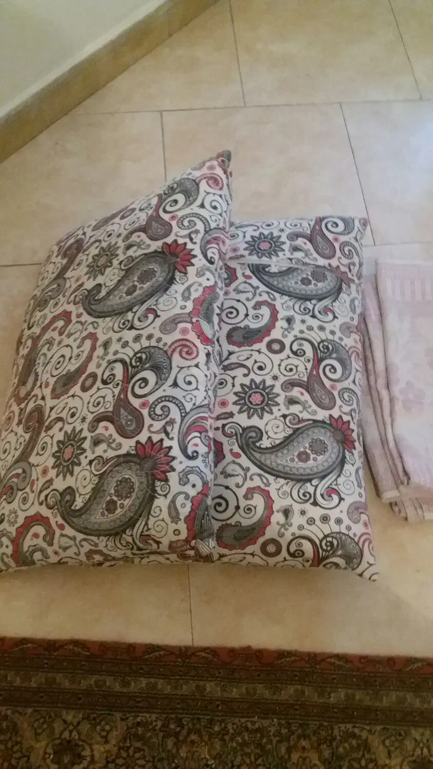 ۳عدد رو فرشی ۲ عددبالش ویک پتو وپروه|روفرشی|تهران, جنتآباد مرکزی|دیوار