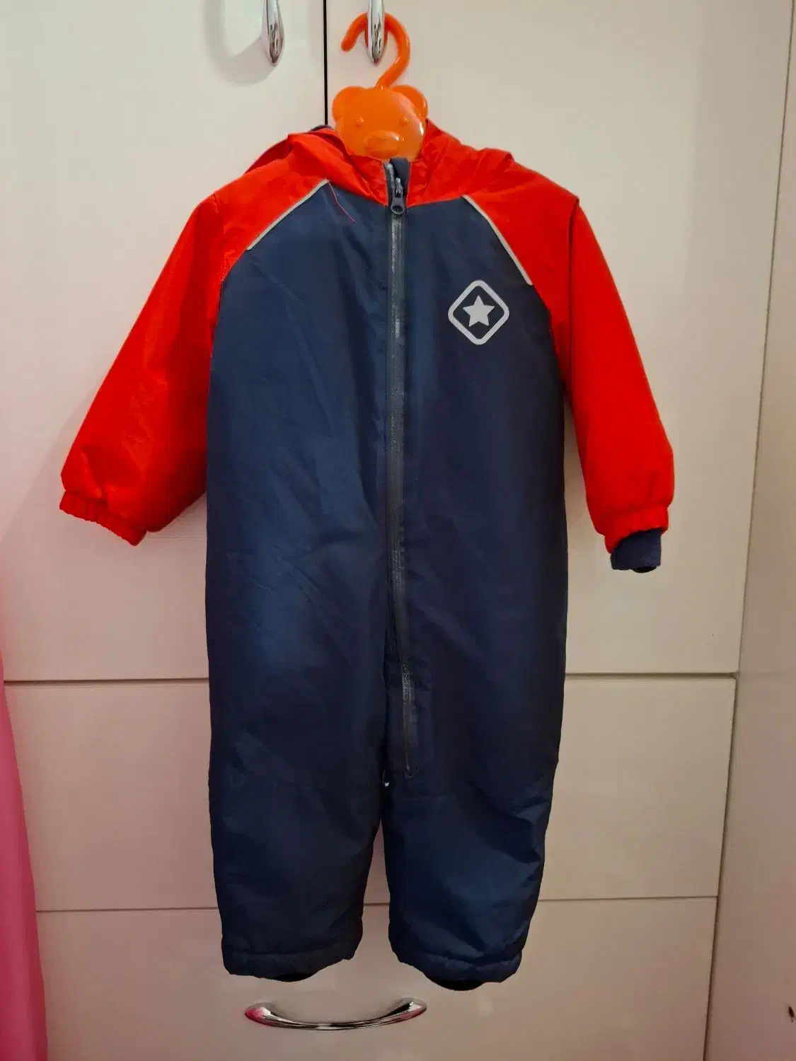 لباس بچگانه|کفش و لباس بچه|اسکو, |دیوار