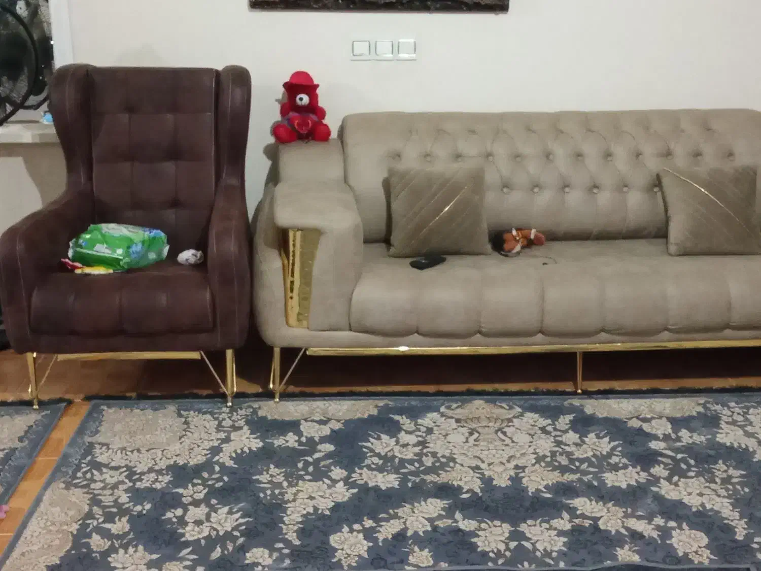 مبل ۷نفره پایه فلزی طلایی چستر|مبلمان خانگی و میز عسلی|سرخرود, |دیوار