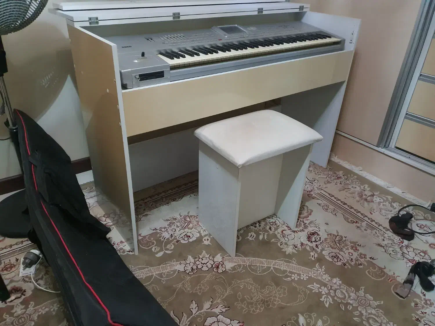 میز و صندلی کیبورد|پیانو، کیبورد، آکاردئون|تهران, امیرآباد|دیوار