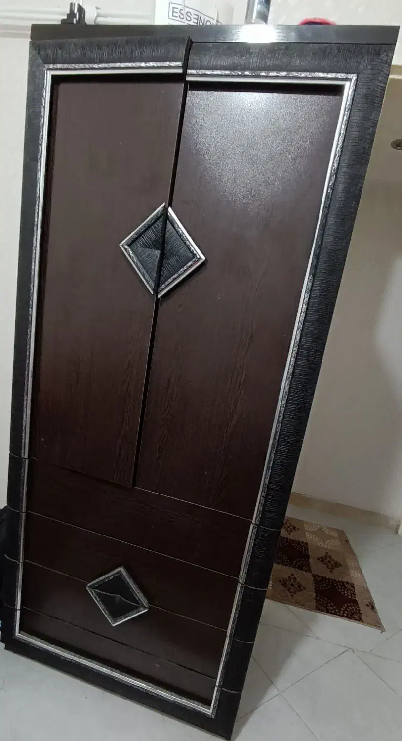 کمد. دراور. جاکفشی|جاکفشی، کمد، دراور|تهران, آبشار تهران (دریاچه)|دیوار