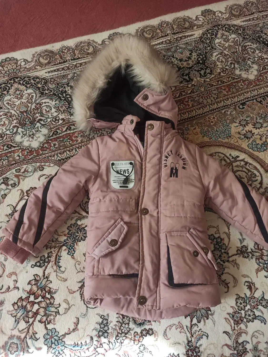 کاپشن|لباس|اردبیل, |دیوار