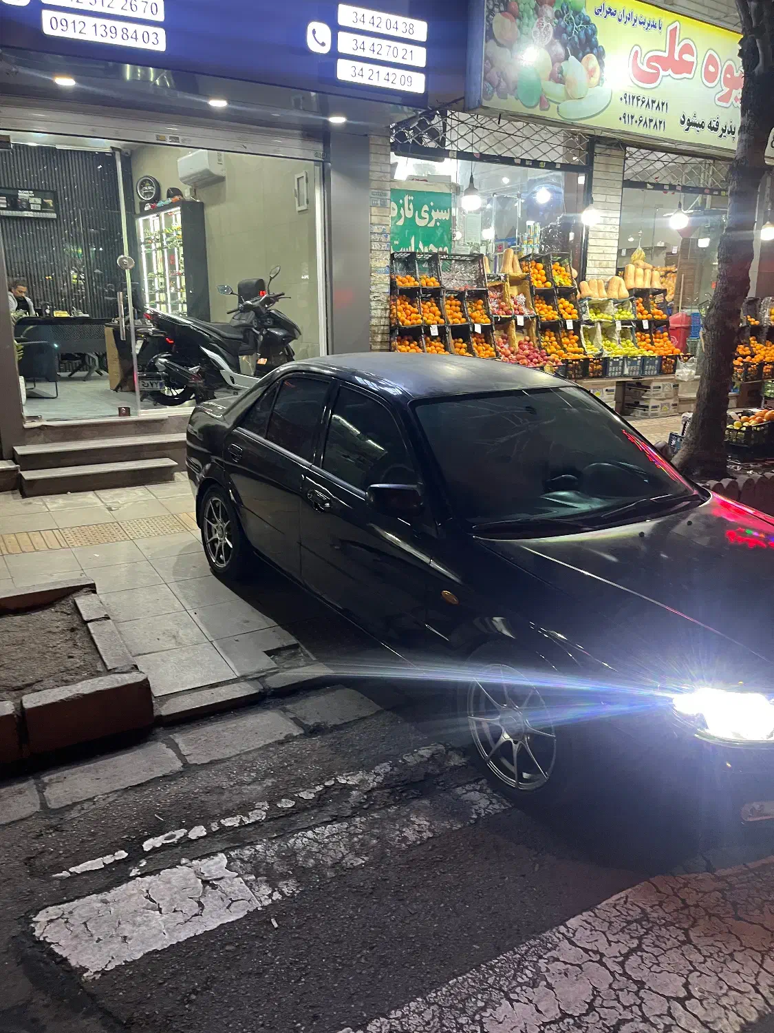 مزدا ۳۲۳ مشکی|خودرو سواری و وانت|کرج, شاهین‌ویلا|دیوار