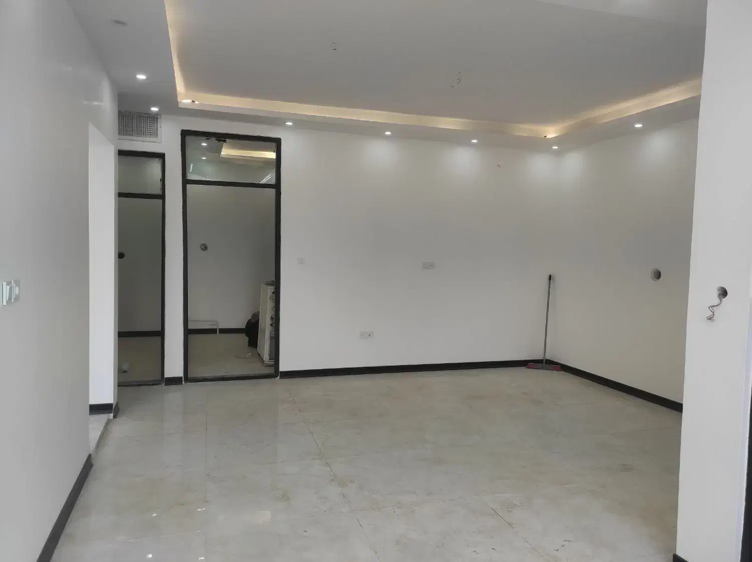 93 متر / اداری / تک واحدی راه جدا / میدان فردوسی|فروش دفتر کار، اتاق اداری، مطب|ساوه, |دیوار