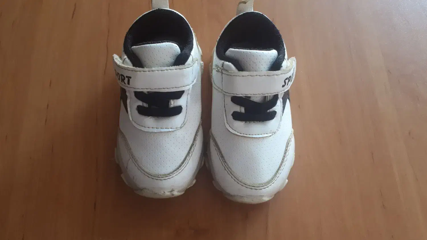 کتانی های سالم و زیبا مناسب کوچولوهای نو پا|کیف، کفش، کمربند|زرندیه, |دیوار