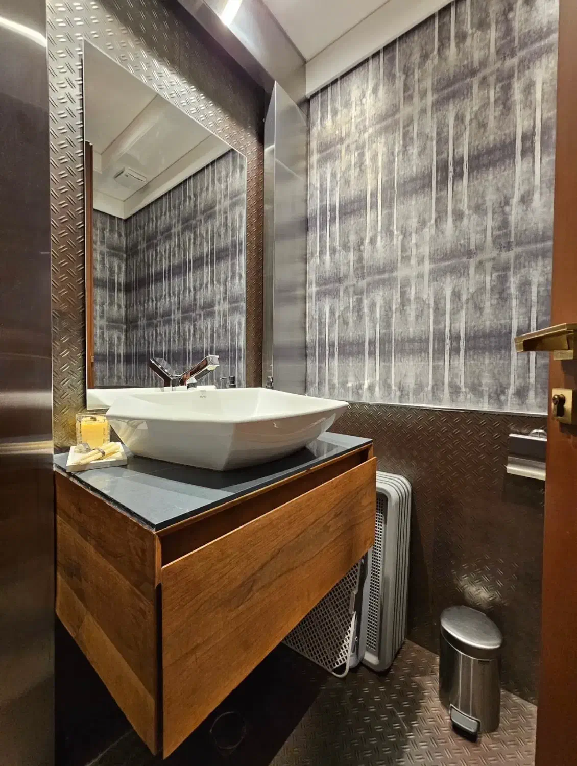 ۲۵۰متر ۳خواب طبقه ۹ام 2 پارکینگ ویو و تراس/نیاوران|اجارهٔ آپارتمان|تهران, فرمانیه|دیوار