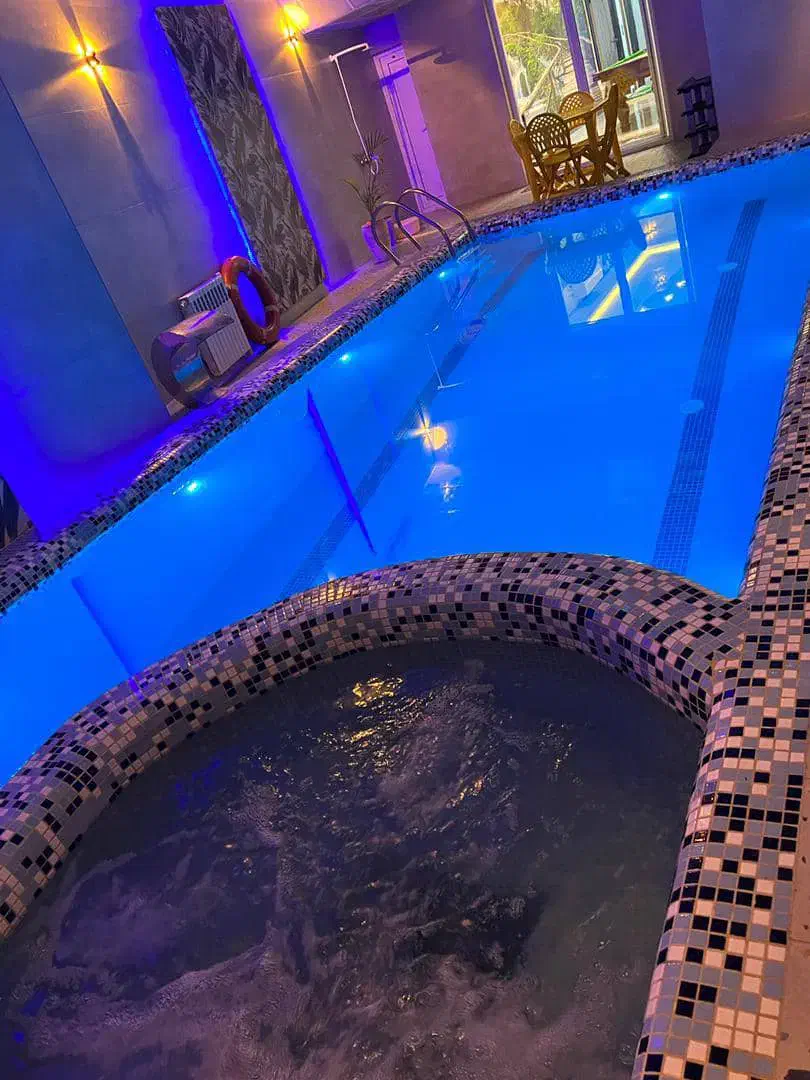 اجاره ویلا استخردار لوکس (جکوزی)|اجارهٔ کوتاه‌مدت ویلا و باغ|رشت, گلسار|دیوار