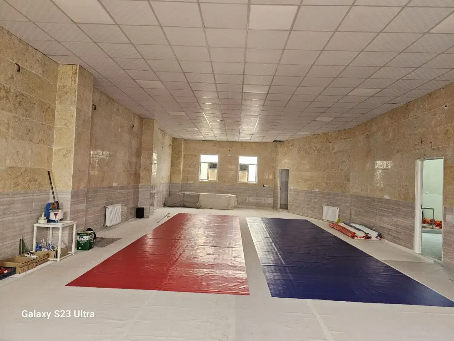 یک باب سالن شیک وتمیز دارای امکانات کامل|اجارهٔ دفتر کار، اتاق اداری، مطب|قم, شهرک مهدیه (مدرس)|دیوار