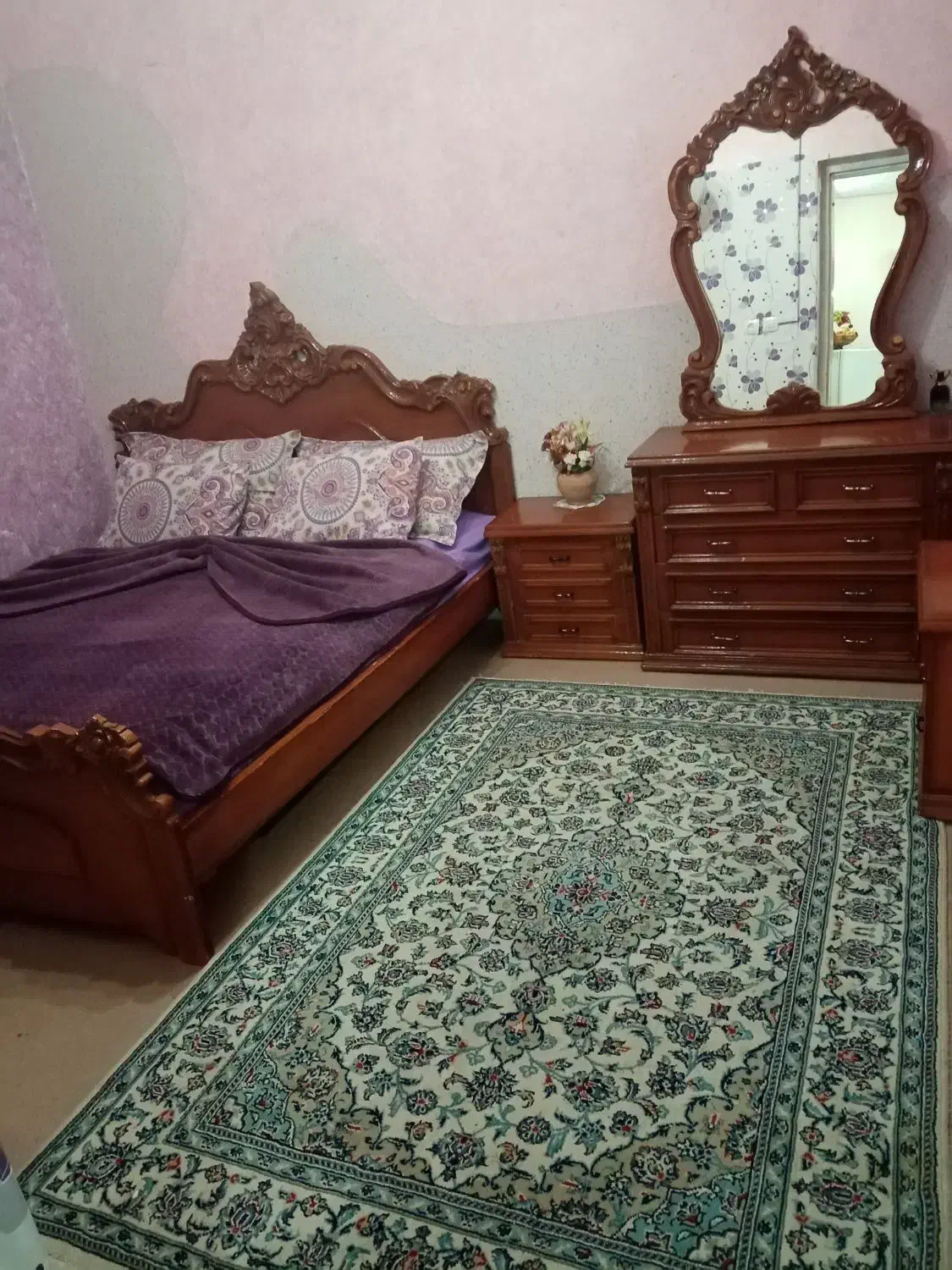 منزل مبله تمیز و مرتب خوش مکان|اجارهٔ کوتاه‌مدت آپارتمان و سوئیت|شیراز, تحویلی|دیوار