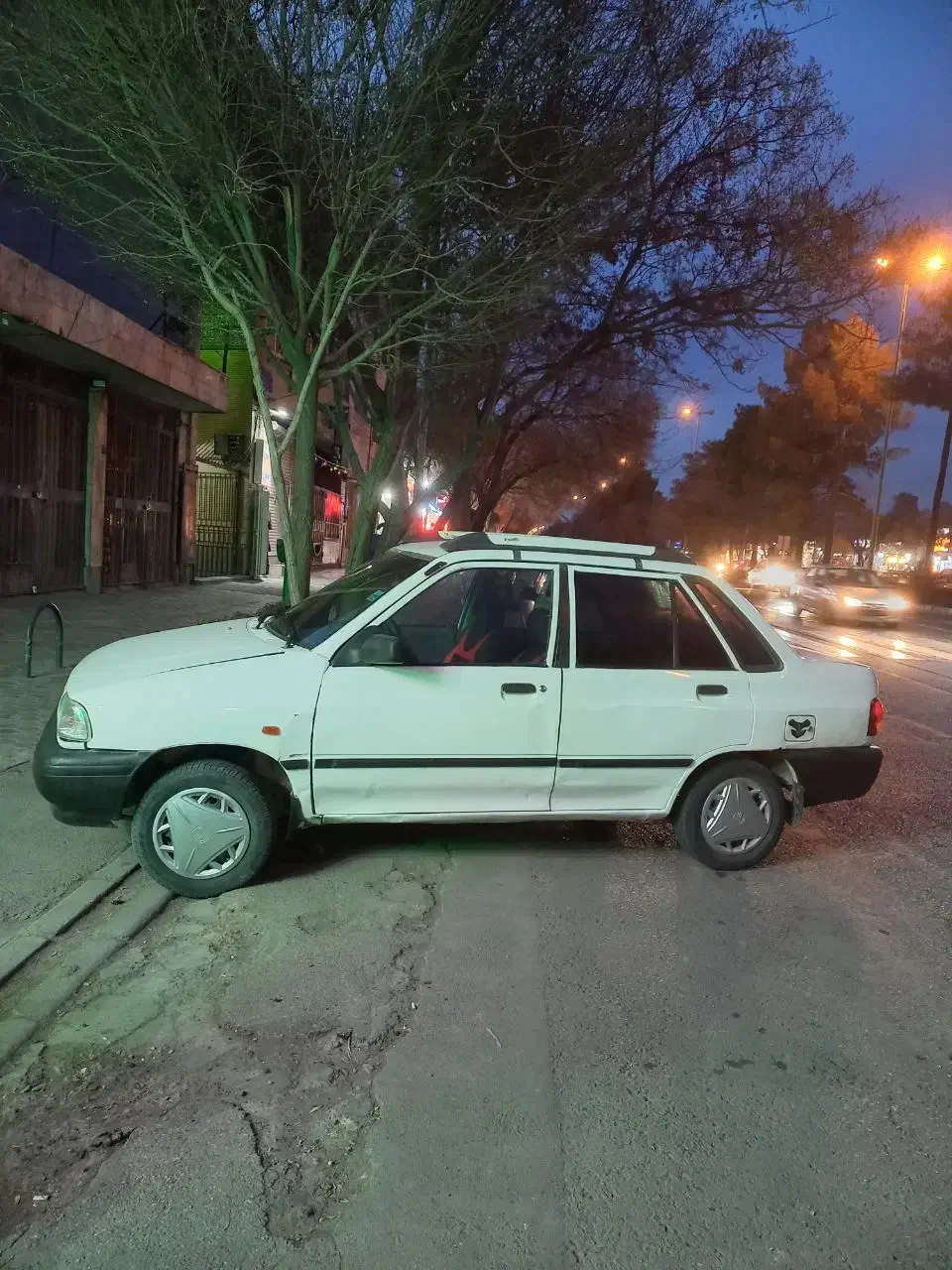 پرایدسفید۸۱|خودرو سواری و وانت|اصفهان, رسالت|دیوار