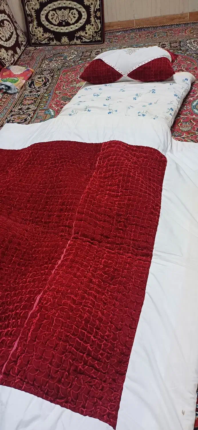 تشک ولحاف وبالش مخمل درجه یک|تخت و سرویس خواب|کاشمر, |دیوار