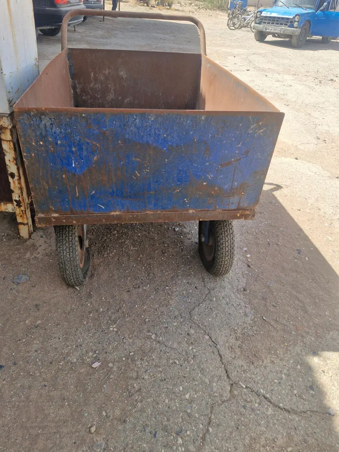 گاری نو|ابزارآلات|قم, قلعه صدری|دیوار