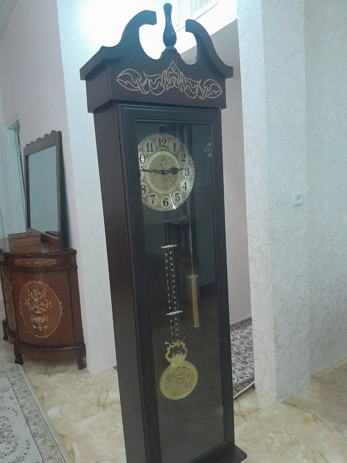 ساعت قدی سالم بدون شکستگی  با ضمانت سالم بودن|ساعت دیواری و تزئینی|اراک, |دیوار