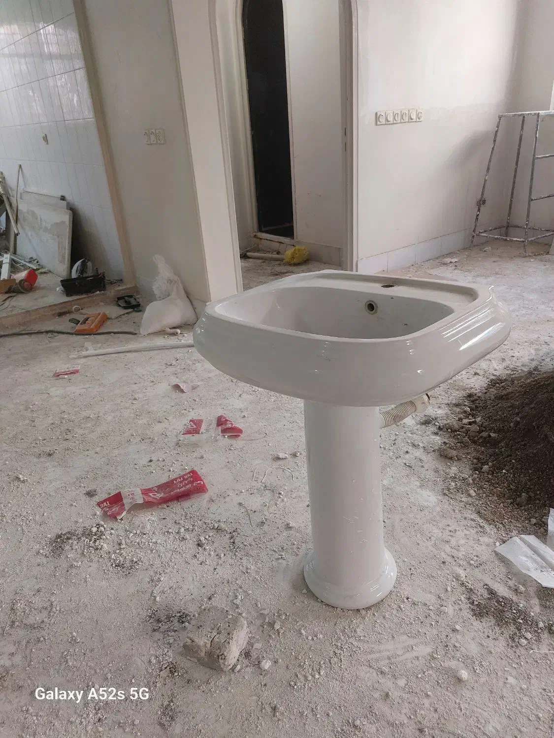 روشویی با پایه|لوازم سرویس بهداشتی|اراک, |دیوار