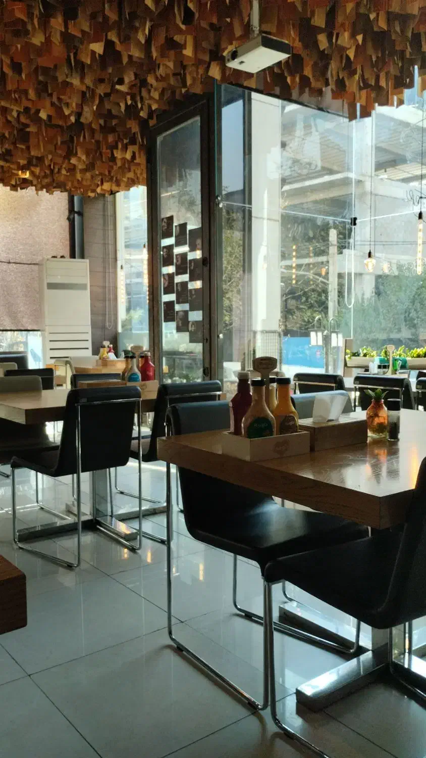 کارگر ساده جهت کار در فست فود|استخدام خدمات فروشگاه و رستوران|تهران, حسینآباد|دیوار