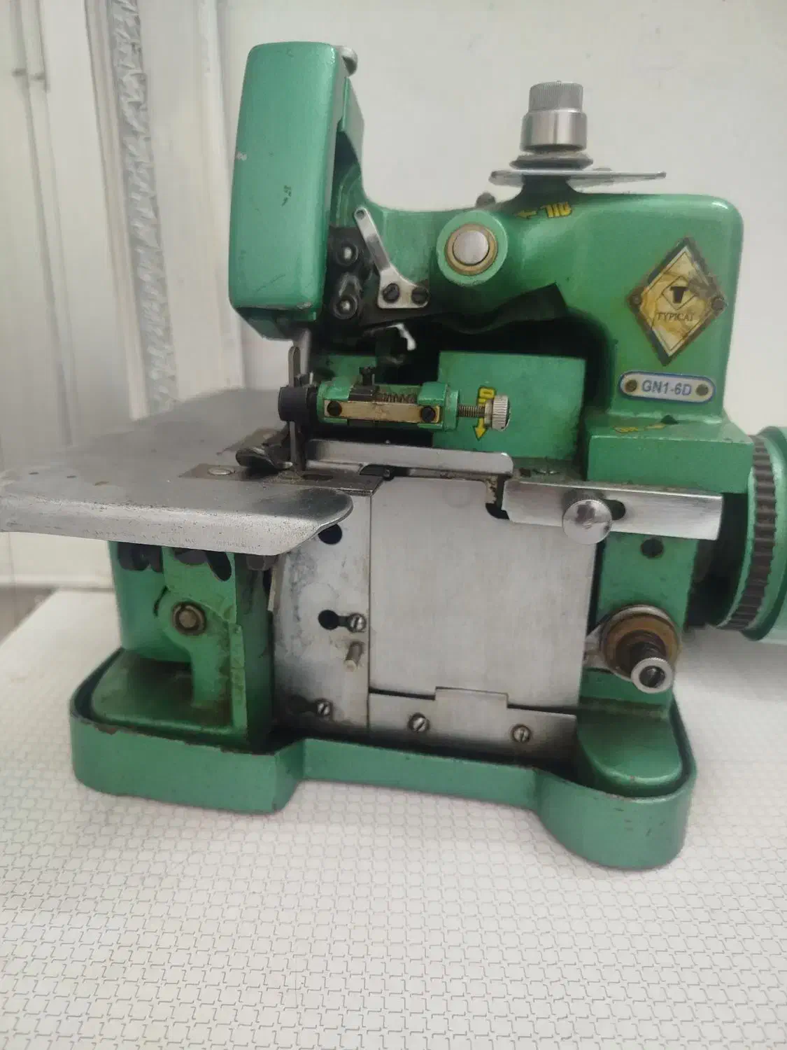 زیگزال سبز سه نخ در حد نو|چرخ خیاطی و ریسندگی|پاکدشت, پاکدشت (مامازند)|دیوار