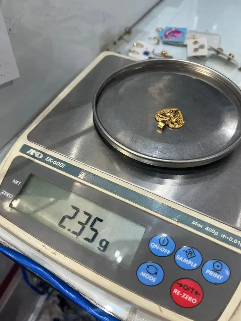 طلا ۱۰۰ بالای تابلو|جواهرات|کنارک, |دیوار