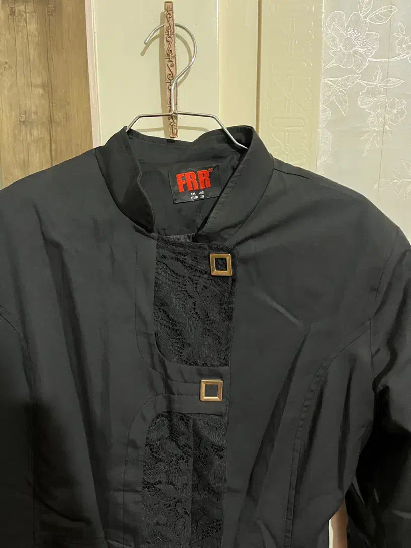 بارانی زنانه|لباس|میانه, |دیوار