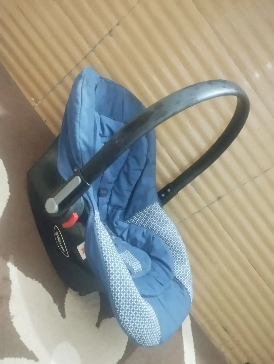 کریر|کالسکه و لوازم جانبی|هشتگرد, هشتگرد قدیم|دیوار