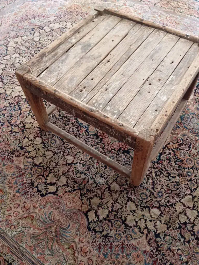 کرسی ( جهت استفاده در شب یلدا وزمستان)|کلکسیون اشیاء عتیقه|شهرکرد, |دیوار