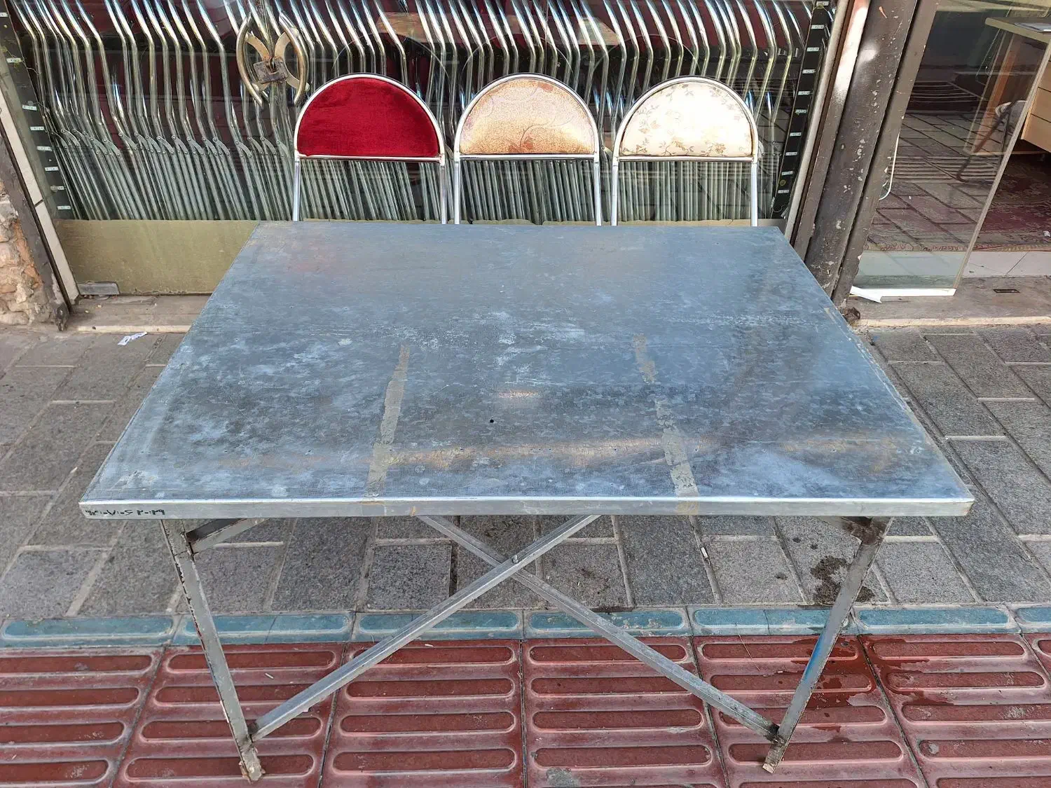 صندلی تاشو|صندلی و نیمکت|ابهر, |دیوار