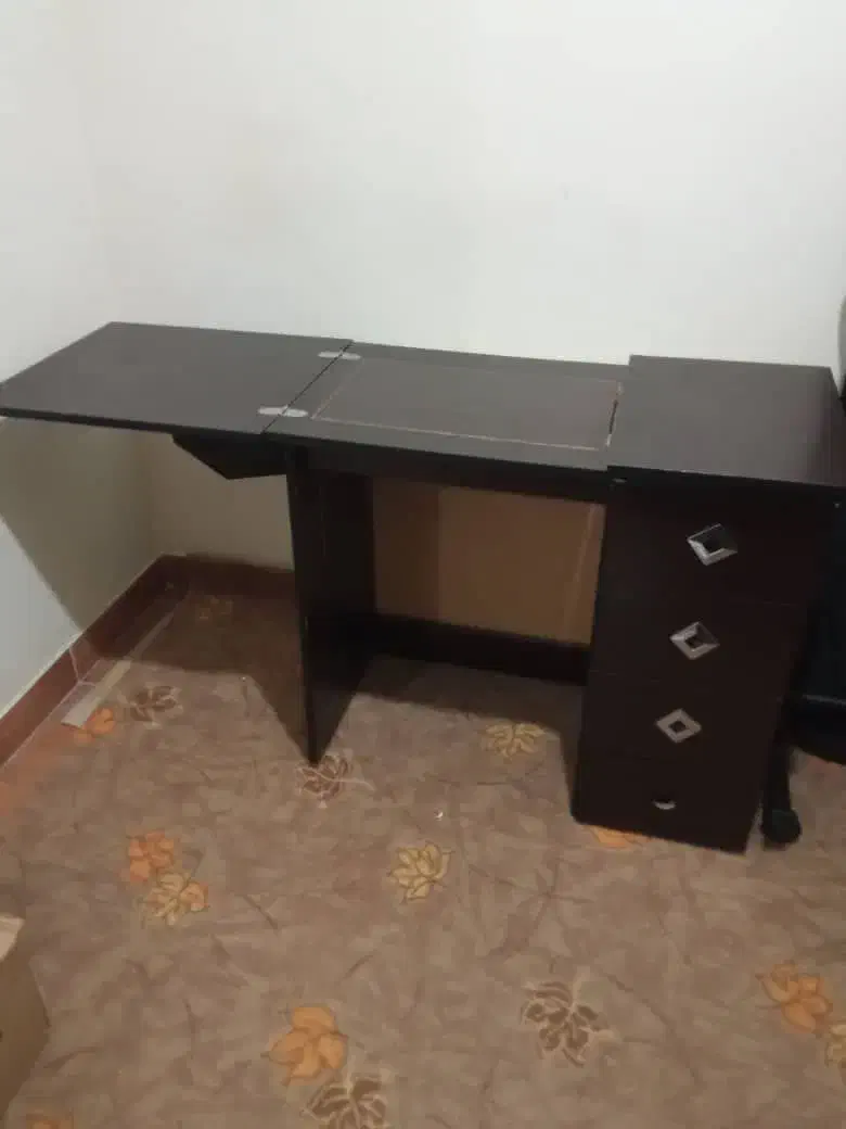 میز|میز تحریر و کامپیوتر|رشت, نظری|دیوار