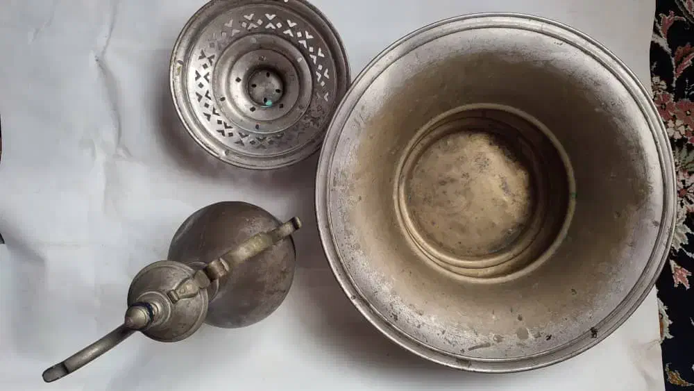 آفتابه لگن بسیار قدیمی|کلکسیون اشیاء عتیقه|تالش, هشتپر|دیوار