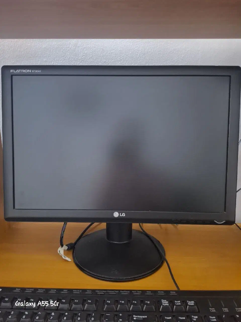 مانیتور ۱۹ اینچ LG ال سی دی تمیز|قطعات و لوازم جانبی رایانه|پاکدشت, پاکدشت (مامازند)|دیوار